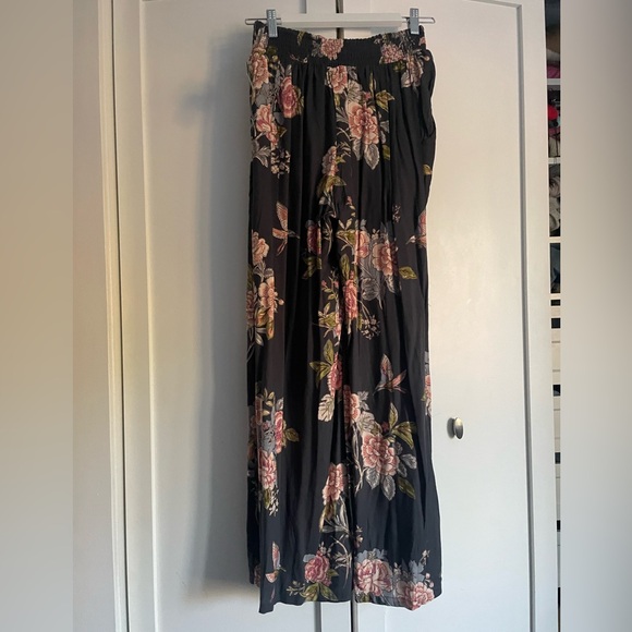 Simon’s wide leg floral pants, size medium - Picture 7 of 7